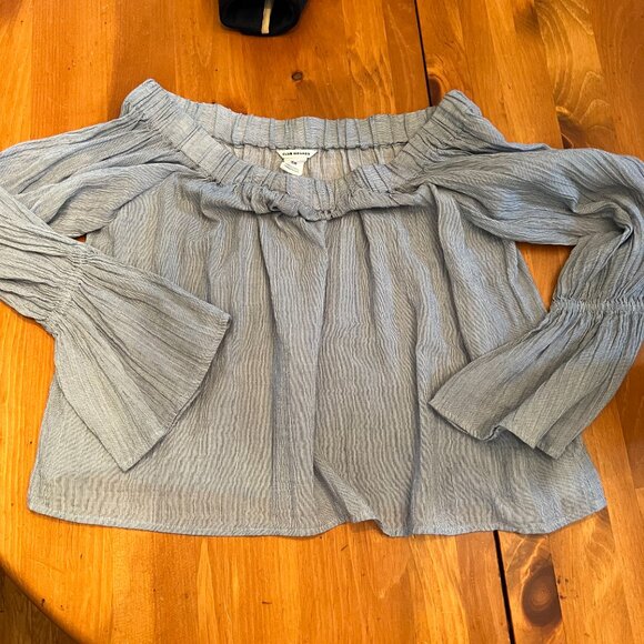 Club Monaco Off the Shoulders Bell Sleeved - Picture 3 of 3